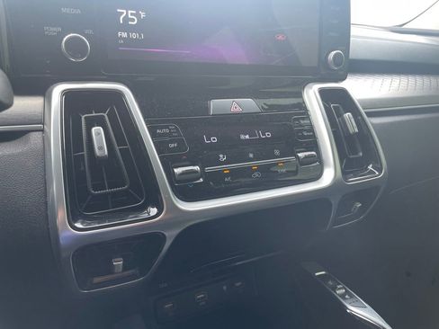 Used 2021 Kia Sorento SX image 17