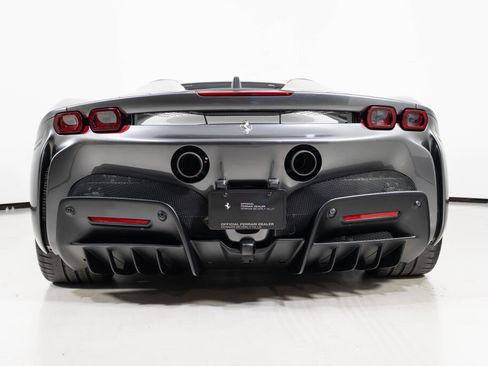 Used 2022 Ferrari SF90 Spider image 10