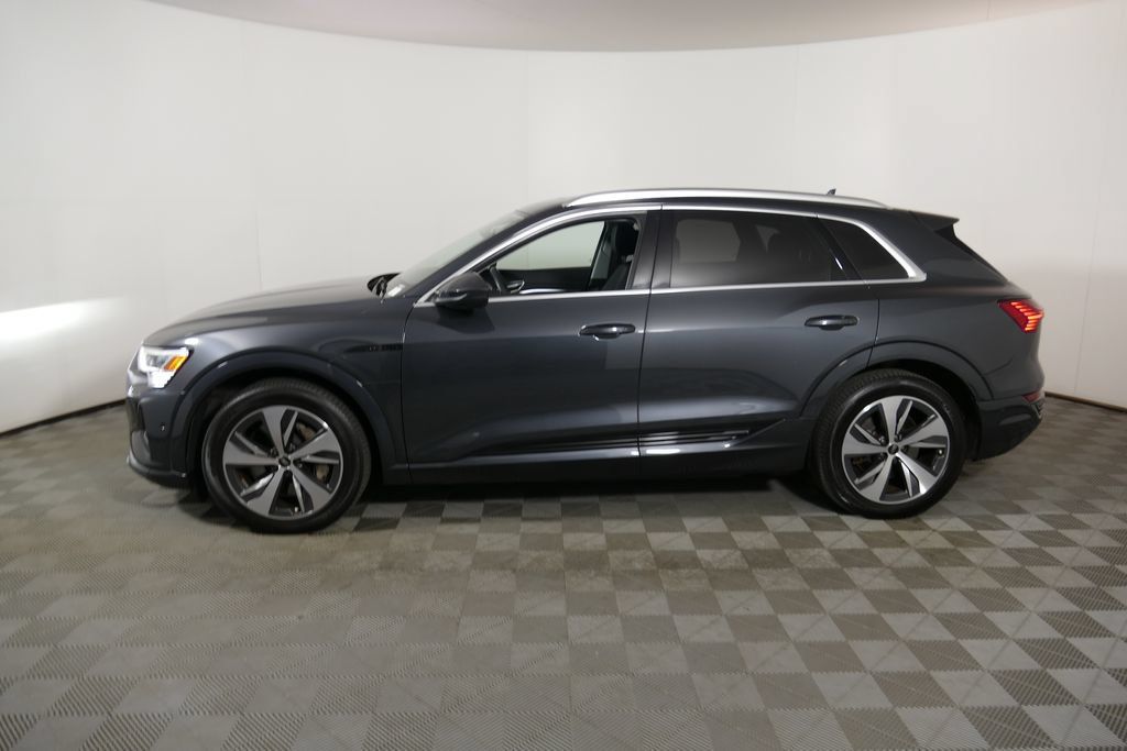 Used 2024 Audi Q8 e-tron Premium Plus w/ Premium Plus Package AWD/4WD image 6