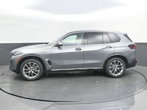 New 2026 BMW X5 sDrive40i w/ Climate Comfort Package RWD image 2