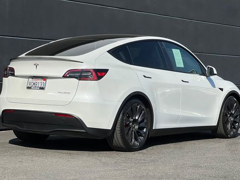 Used 2023 Tesla Model Y Performance image 6
