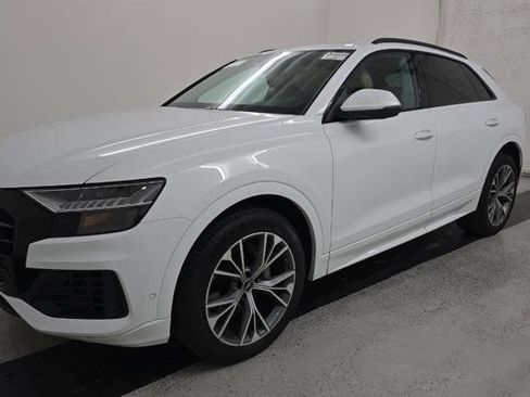 Used 2023 Audi Q8 Premium image 1