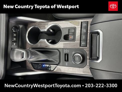 Used 2021 Toyota Highlander Platinum image 18