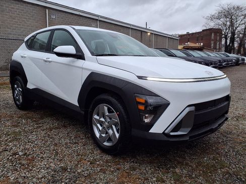 New 2026 Hyundai Kona SE image 3