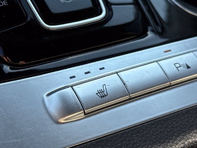 Used 2024 Kia Carnival EX FWD image 31