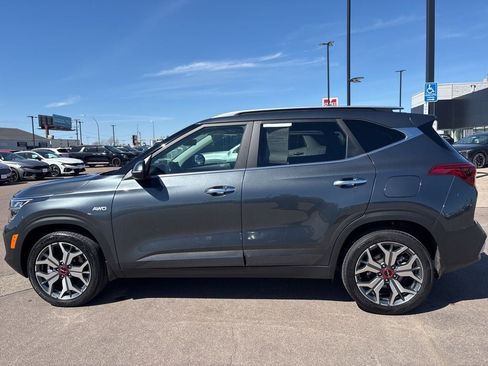 Used 2023 Kia Seltos SX w/ SX Sunroof Package AWD/4WD image 8