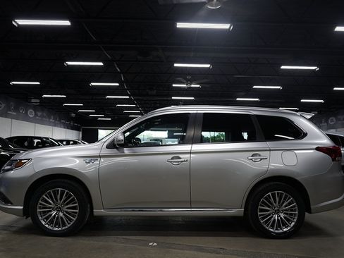 Used 2022 Mitsubishi Outlander SEL AWD/4WD image 2