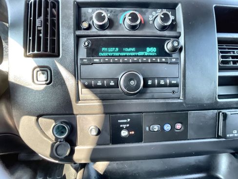 Used 2024 GMC Savana 2500 w/ Driver Convenience Package image 16