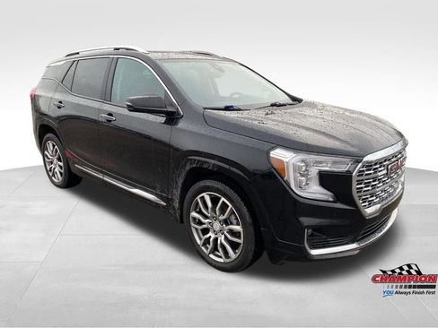 Used 2022 GMC Terrain Denali w/ LPO, Floor Liner Package image 9