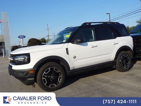 Used 2023 Ford Bronco Sport Outer Banks w/ Tech Package AWD/4WD image 7