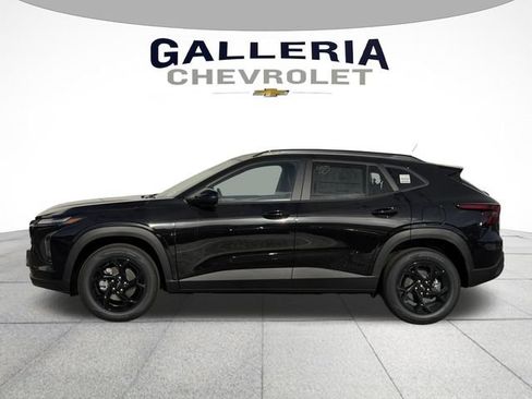 New 2026 Chevrolet Trax LT w/ Driver Confidence Package FWD image 4