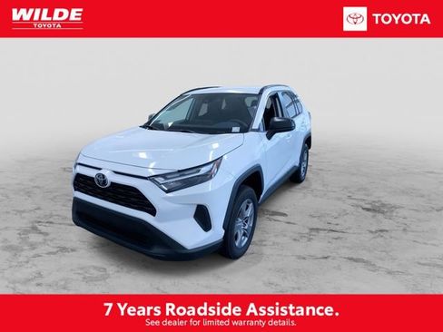 Certified 2025 Toyota RAV4 LE AWD/4WD image 5