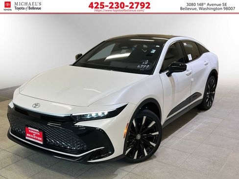 New 2026 Toyota Crown Platinum image 1