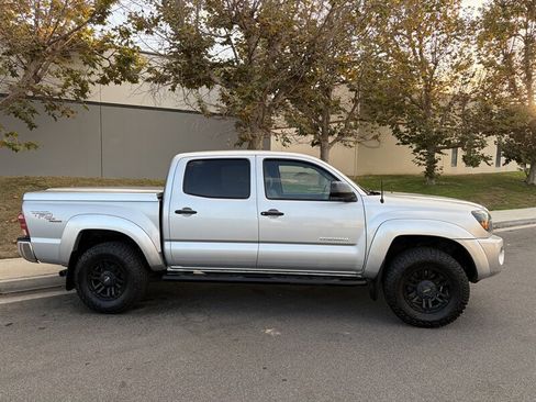 Used 2006 Toyota Tacoma PreRunner w/ TRD Off-Road Pkg #1 RWD image 2