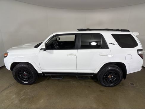 Used 2023 Toyota 4Runner TRD Off-Road image 17