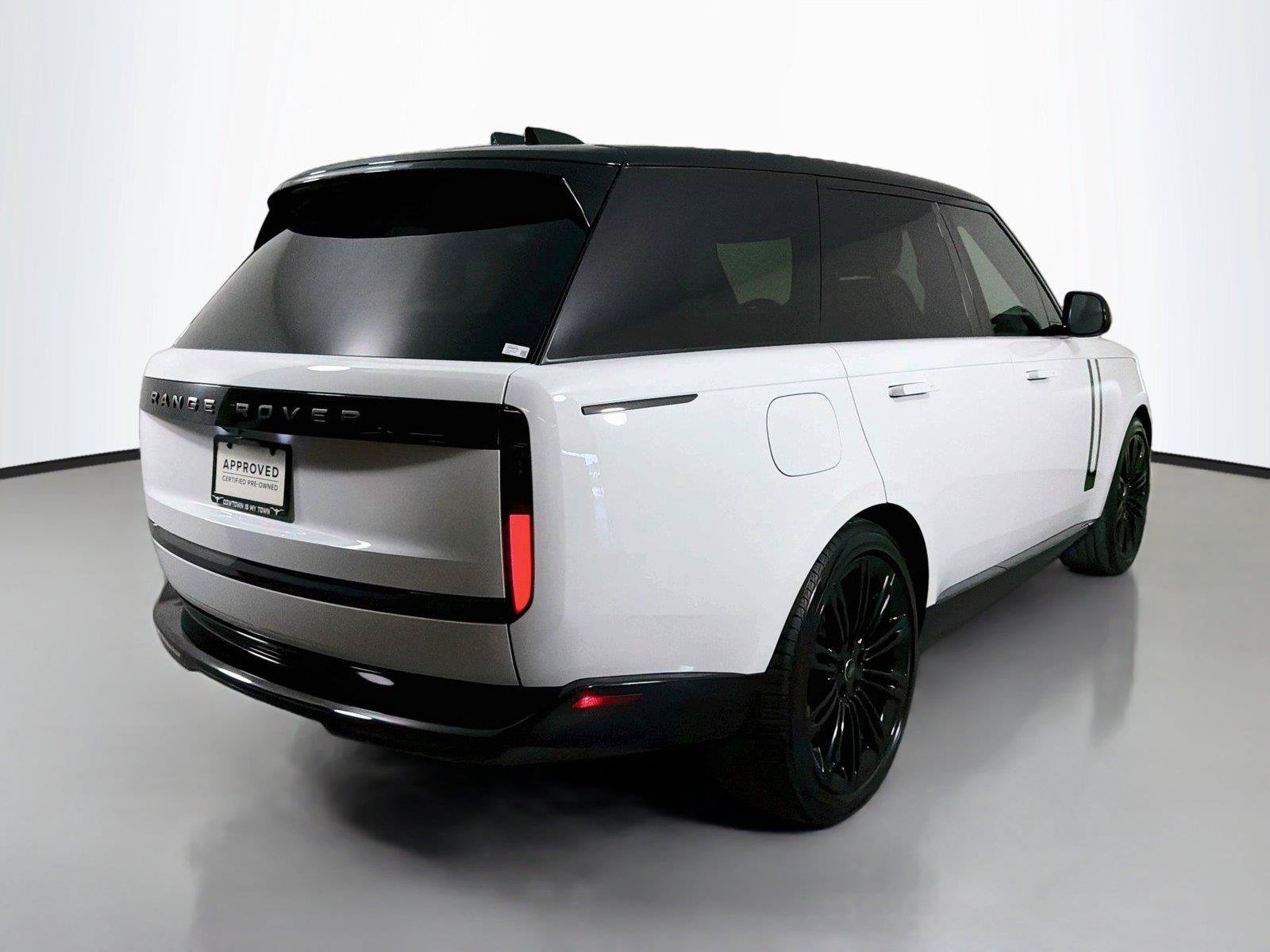 Certified 2025 Land Rover Range Rover SE AWD/4WD image 5