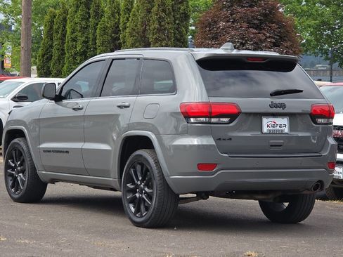 Used 2022 Jeep Grand Cherokee Laredo X AWD/4WD image 6