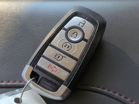 Used 2025 Ford Expedition Active RWD image 27