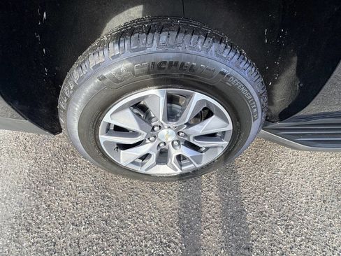 Used 2022 Chevrolet Suburban LT image 35