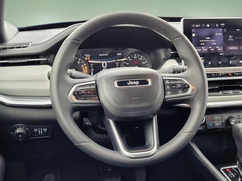 Used 2024 Jeep Compass Limited image 12