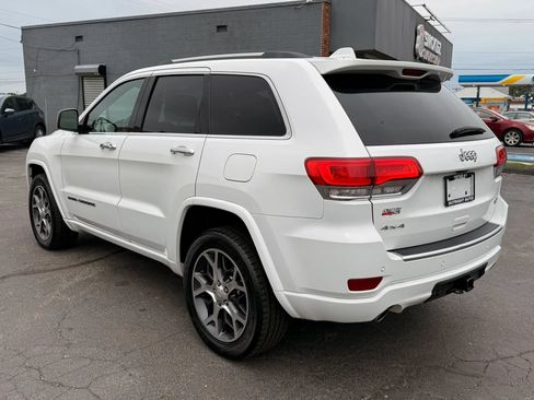 Used 2019 Jeep Grand Cherokee Overland AWD/4WD image 2