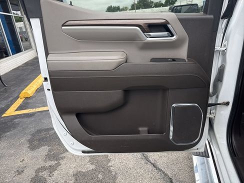Used 2022 Chevrolet Silverado 1500 LT AWD/4WD image 20