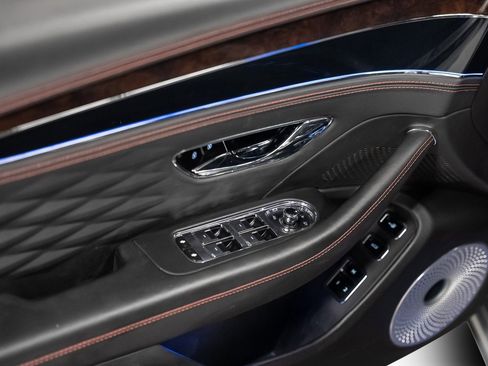 Used 2023 Bentley Flying Spur Azure image 66