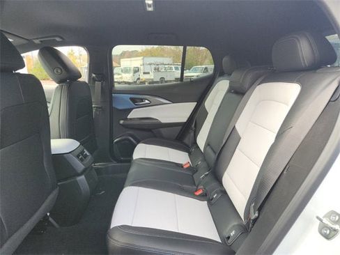 New 2026 Chevrolet Equinox EV LT image 8