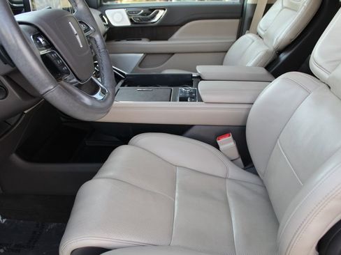 Used 2022 Lincoln Navigator Reserve image 22