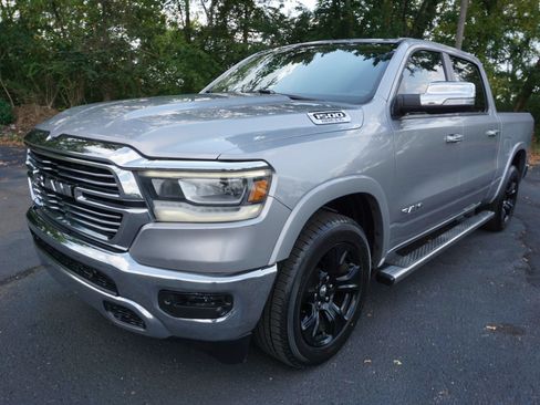 Used 2019 RAM 1500 Laramie AWD/4WD image 4