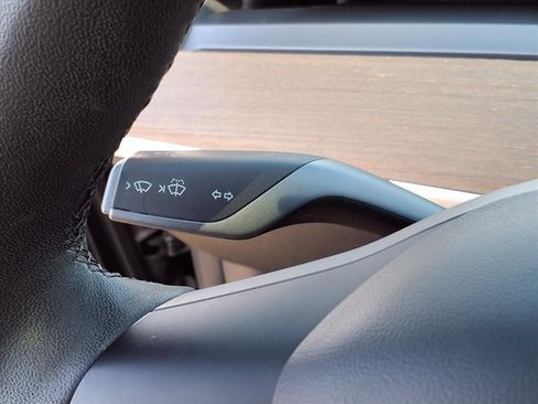 Used 2021 Tesla Model 3 Standard Range Plus image 33