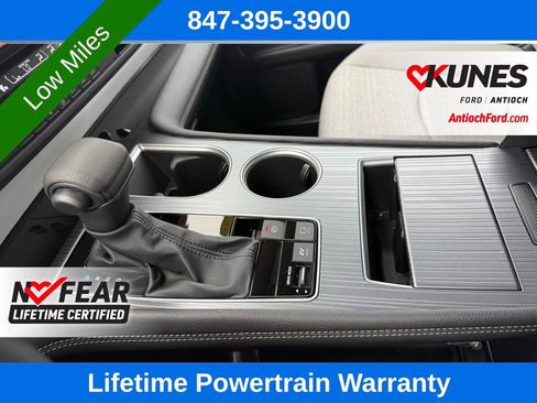 Used 2025 Toyota Sienna LE image 44