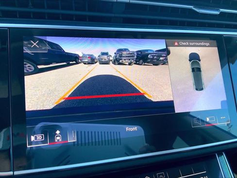 Used 2022 Audi Q8 Premium image 26