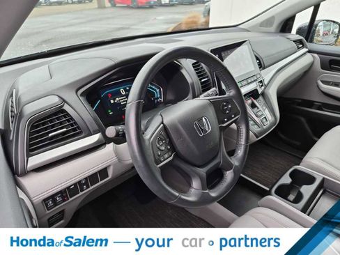 Used 2024 Honda Odyssey EX-L image 2