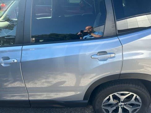 Used 2023 Subaru Forester Premium AWD/4WD image 15