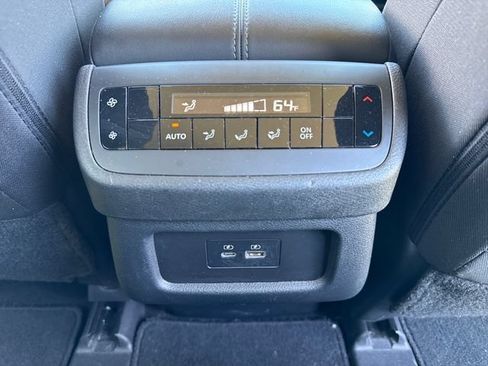 Used 2024 Nissan Pathfinder SV AWD/4WD image 19