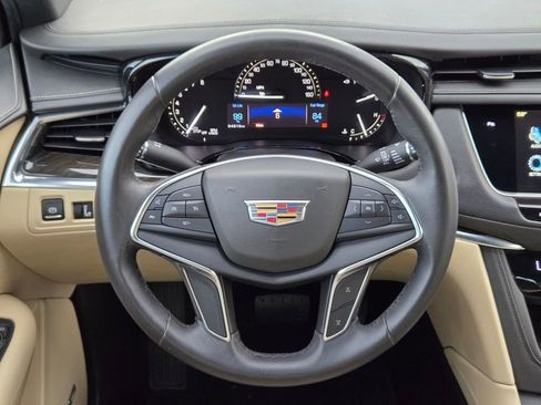 Used 2017 Cadillac XT5 FWD w/ LPO, Wheel Lock Package image 12