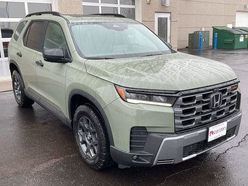 New 2026 Honda Pilot TrailSport image 3