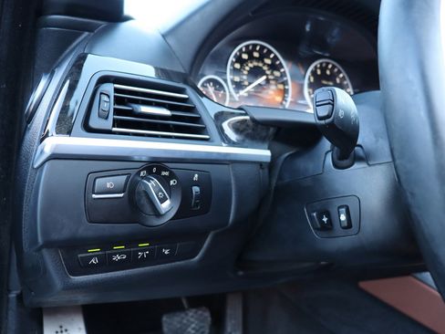 Used 2013 BMW 650i xDrive Convertible image 22