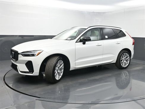 Used 2025 Volvo XC60 B5 Ultra w/ Protection Package Premier image 20