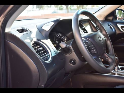 Used 2015 Nissan Pathfinder Platinum AWD/4WD image 15