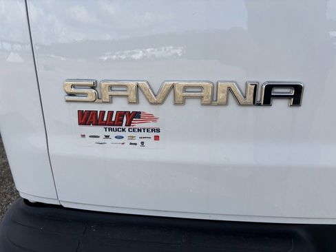 Used 2023 GMC Savana 2500 w/ Driver Convenience Package image 16