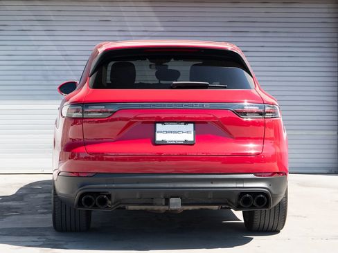 Used 2023 Porsche Cayenne AWD/4WD image 6