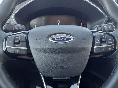 Used 2025 Ford Escape SE image 19
