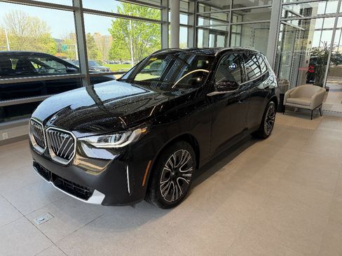 New 2026 BMW X3 xDrive30i w/ Premium Package AWD/4WD image 3