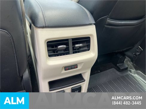 Used 2017 Ford Edge Titanium w/ Equipment Group 301A FWD image 28