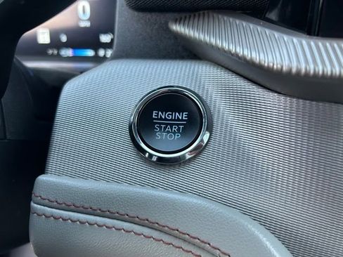 Used 2025 Ford Explorer Active w/ Active Comfort Package image 26