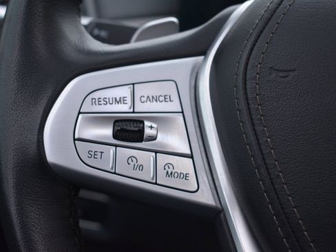 Used 2025 BMW X7 xDrive40i w/ Premium Package image 15