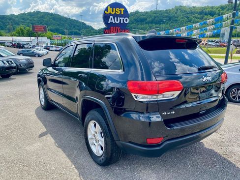 Used 2017 Jeep Grand Cherokee Laredo w/ Quick Order Package 23E AWD/4WD image 5