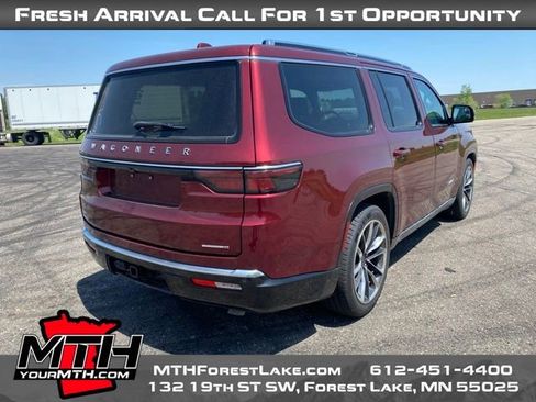 Used 2022 Jeep Wagoneer Series III w/ Premium Group I AWD/4WD image 8